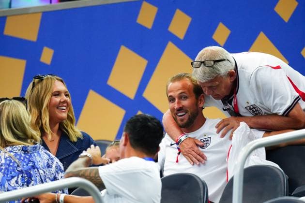 Harry Kane of England after the match with wife Kate and father England v Croatia, 2026 FIFA World Cup, WM, Weltmeisterschaft, Fussball Group L, Football, Dallas Stadium, Arlington, Texas, USA - 17 Jun 2026Arlington Dallas Stadium Texas (TX) United States of America EDITORIAL USE ONLY No use with unauthorised audio, video, data, fixture lists, club league logos or live services. Online in-match use limited to 120 images, no video emulation. No use in betting, games or single club league player publications.  Copyright: xJavierxGarcia Shutterstockx 16928920fk