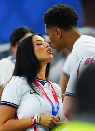 Jude Bellingham of England with girlfriend Ashlyn Castro after the match England v Croatia, 2026 FIFA World Cup, WM, Weltmeisterschaft, Fussball Group L, Football, Dallas Stadium, Arlington, Texas, USA - 17 Jun 2026Arlington Dallas Stadium Texas (TX) United States of America EDITORIAL USE ONLY No use with unauthorised audio, video, data, fixture lists, club league logos or live services. Online in-match use limited to 120 images, no video emulation. No use in betting, games or single club league player publications.  Copyright: xJavierxGarcia Shutterstockx 16928920fn