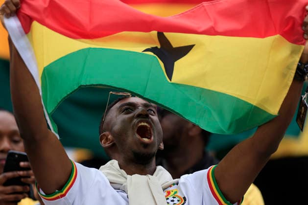 A fan of Ghana holds s flag cheer on their team before the FIFA World Cup, WM, Weltmeisterschaft, Fussball 2026 group stage match Ghana against Panama at BMO Stadium in Toronto, Canada, 17 June 2026. FIFA World Cup 2026 - Group L- Ghana vs Panama !ACHTUNG: NUR REDAKTIONELLE NUTZUNG!  Copyright: xBienvenidoxVelascox GR4054 20260617-55020628656_1