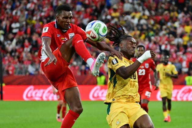 FIFA World Cup, WM, Weltmeisterschaft, Fussball 2026 - Group L - Ghana vs Panama Jiovany Ramos of Panama (L) in action against Brandon Thomas-Asante of Ghana (R) during the FIFA World Cup 2026 group stage match Ghana against Panama, in Toronto, Canada, 17 June 2026. TORONTO Canada  Copyright: xEDUARDOxLIMAx