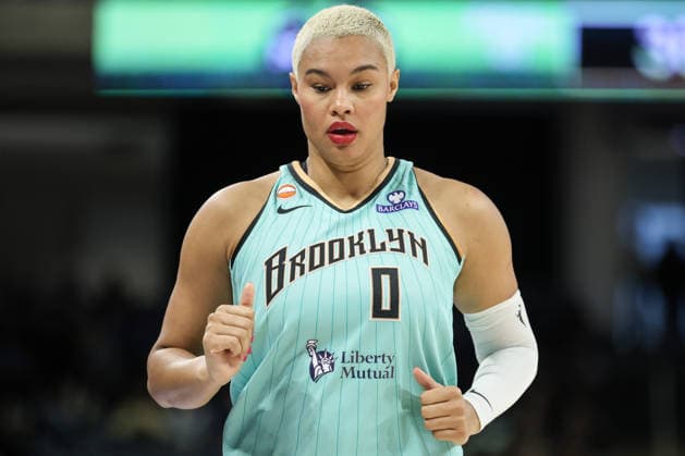 CHICAGO, USA - June 17: Satou Sabally (0 New York Liberty) is seen during the WNBA, Basketball Damen, USA Commissioner’s Cup game between the Chicago Sky and New York Liberty at Wintrust Arena on Wednesday, June 17 in Chicago, USA  Copyright: xShainaxBenhiyoun SPPx Sportspressphoto_SPR169321