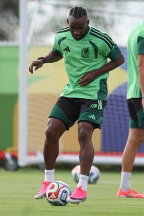 FIFA World Cup, WM, Weltmeisterschaft, Fussball 2026 - Mexico training session Julian Quinones of Mexico in action during a training session as part of the FIFA World Cup 2026 in Guadalajara, Mexico, 17 June 2026. Guadalajara Mexico  Copyright: xALEXxCRUZx