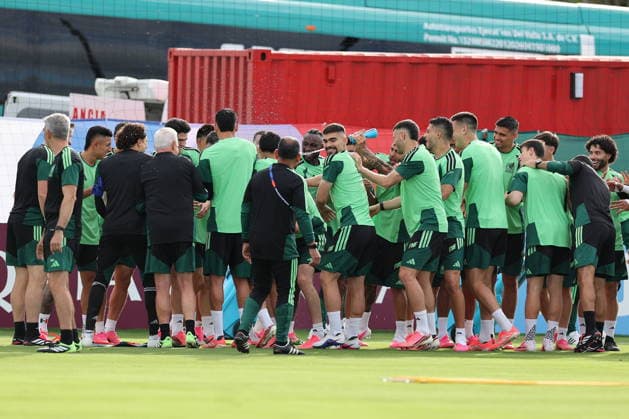 FIFA World Cup, WM, Weltmeisterschaft, Fussball 2026 - Mexico training session Players of Mexico attend a training session as part of the FIFA World Cup 2026 in Guadalajara, Mexico, 17 June 2026. Guadalajara Mexico  Copyright: xALEXxCRUZx