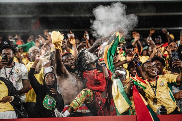 Fußball Herren FIFA Fußball-Weltmeisterschaft 2026 Gruppe L Ghana vs. Panama 17.06.2026 Fans aus Ghana feiern ausgelassen den Sieg auf der Tribüne Toronto Toronto Stadium Ontario Kanada *** Mens Soccer