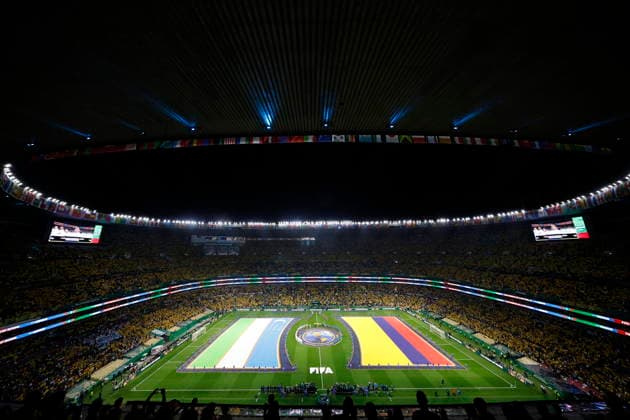 FIFA World Cup, WM, Weltmeisterschaft, Fussball 2026 - Group K - Uzbekistan vs Colombia epaselect Players of Uzbekistan (L) and Colombia (R) line up ahead of the FIFA World Cup 2026 Group K soccer match between Uzbekistan and Colombia, in Mexico City, Mexico, 17 June 2026. Mexico City Mexico  Copyright: xSASHENKAxGUTIERREZx