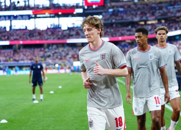 (260618) -- DALLAS, June 18, 2026 -- Anthony Gordon (front) of England does pre-match warm-up before the group L match between England and Croatia at the 2026 FIFA World Cup, WM, Weltmeisterschaft, Fussball at the Dallas Stadium in Dallas, the United States, on June 17, 2026. ) (SP)U.S.-DALLAS-FOOTBALL-FIFA WORLD CUP-GROUP L-ENG VS CRO JiaxHaocheng 