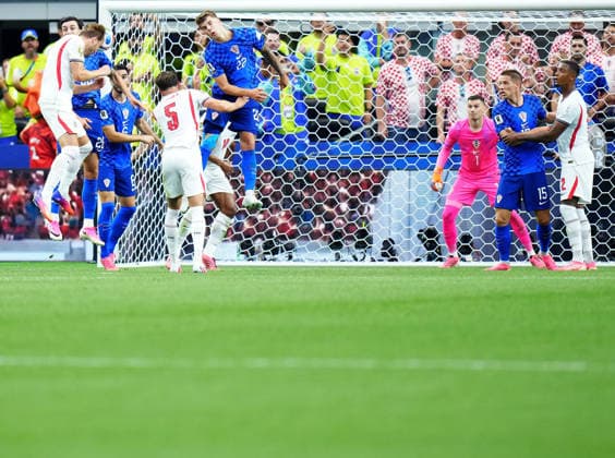 (260618) -- DALLAS, June 18, 2026 -- Harry Kane (1st L) of England jumps for a headball and scores during the group L match between England and Croatia at the 2026 FIFA World Cup, WM, Weltmeisterschaft, Fussball at the Dallas Stadium in Dallas, the United States, on June 17, 2026. ) (SP)U.S.-DALLAS-FOOTBALL-FIFA WORLD CUP-GROUP L-ENG VS CRO JiaxHaocheng 