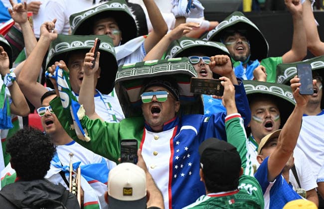 (260618) -- MEXICO CITY, June 18, 2026 -- Fans of Uzbekistan are seen before the group K match between Uzbekistan and Colombia at the FIFA World Cup, WM, Weltmeisterschaft, Fussball 2026 in Mexico City, Mexico, June 17, 2026. ) (SP)MEXICO-MEXICO CITY-FOOTBALL-FIFA WORLD CUP-GROUP K-UZB VS COL WuxWei 