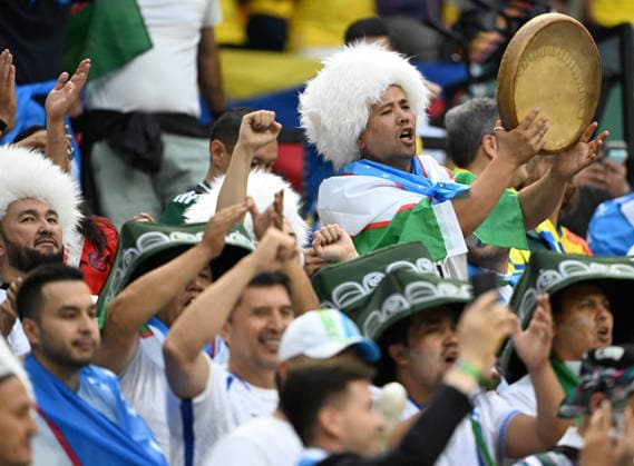 (260618) -- MEXICO CITY, June 18, 2026 -- Fans of Uzbekistan are seen before the group K match between Uzbekistan and Colombia at the FIFA World Cup, WM, Weltmeisterschaft, Fussball 2026 in Mexico City, Mexico, June 17, 2026. ) (SP)MEXICO-MEXICO CITY-FOOTBALL-FIFA WORLD CUP-GROUP K-UZB VS COL WuxWei 