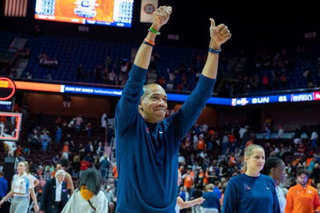 UNCASVILLE, CT - JUNE 17: Sydney Johnson head coach of the Washington Mystics reacts following the WNBA, Basketball Damen, USA game between the Washington Mystics and the Connecticut Sun on June 17, 2026 at Mohegan Sun Arena in Uncasville, CT. The Mystics defeated the Sun 88-81. (Photo by Erica Denhoff Icon Sportswire) WNBA: JUN 17 Washington Mystics at Connecticut Sun EDITORIAL USE ONLY Icon26061702