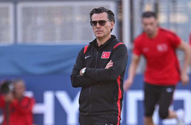 Turkish national football team holds 1st training session in US city of San Jose SAN JOSE, CALIFORNIA - JUNE 17: Head coach Vincenzo Montella of the Turkish national football team attends the training session in San Jose, California on June 17, 2026. Turkiye to face Paraguay on June 19 in their 2nd 2026 FIFA World Cup, WM, Weltmeisterschaft, Fussball match. Tayfun Coskun Anadolu California United States. Editorial use only. Please get in touch for any other usage.  Copyright: x2026xAnadoluxTayfunxCoskunx