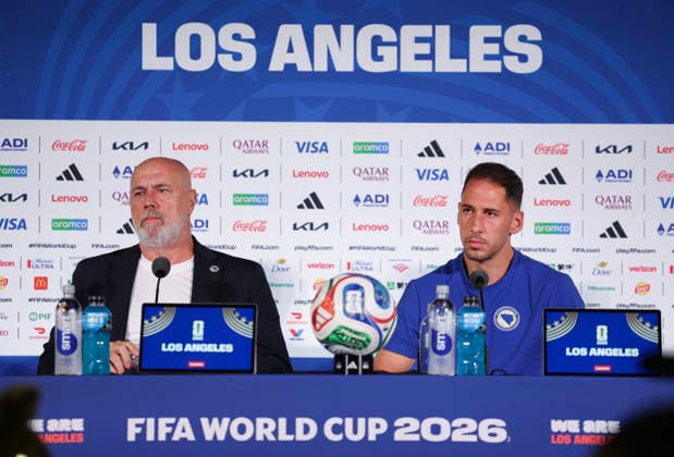 (260618) -- LOS ANGELES, June 18, 2026 -- Head coach Sergej Barbarez (L) and player Nikola Katic of Bosnia and Herzegovina attend a press conference, PK, Pressekonferenz ahead of a group B match between Switzerland and Bosnia and Herzegovina at the 2026 FIFA World Cup, WM, Weltmeisterschaft, Fussball in Los Angeles, the United States, June 17, 2026. ) (SP)U.S.-LOS ANGELES-FOOTBALL-FIFA WORLD CUP-PRESS CONFERENCE-BIH BaixXuefei 
