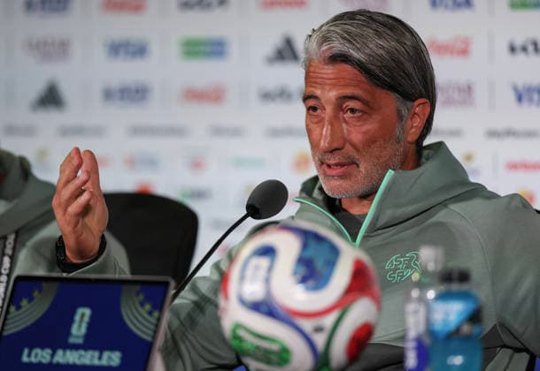 (260618) -- LOS ANGELES, June 18, 2026 -- Murat Yakin, head coach of Switzerland, attends a press conference, PK, Pressekonferenz ahead of a group B match between Switzerland and Bosnia and Herzegovina at the 2026 FIFA World Cup, WM, Weltmeisterschaft, Fussball in Los Angeles, the United States, June 17, 2026. ) (SP)U.S.-LOS ANGELES-FOOTBALL-FIFA WORLD CUP-PRESS CONFERENCE-SWITZERLAND BaixXuefei 