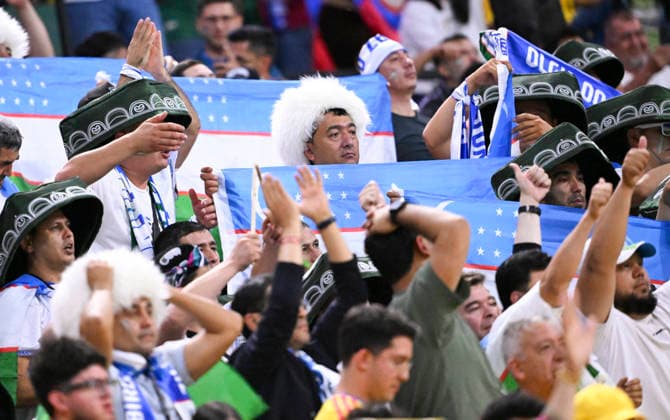 (260618) -- MEXICO CITY, June 18, 2026 -- Fans of Uzbekistan are seen after the group K match between Uzbekistan and Colombia at the FIFA World Cup, WM, Weltmeisterschaft, Fussball 2026 in Mexico City, Mexico, June 17, 2026. ) (SP)MEXICO-MEXICO CITY-FOOTBALL-FIFA WORLD CUP-GROUP K-UZB VS COL WuxWei 