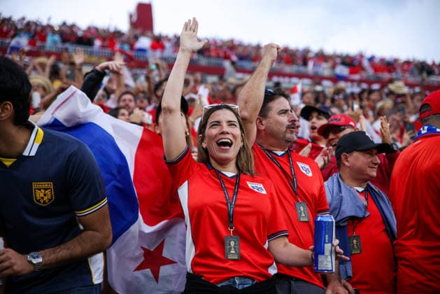 Ghana v Panama: Group L - FIFA World Cup, WM, Weltmeisterschaft, Fussball 2026 Panama fans dance during the FIFA World Cup 2026 group stage match between Ghana and Panama at Toronto Stadium in Toronto, Canada, on June 17, 2026. Toronto Ontario Canada  Copyright: xIndrawanxKumalax originalFilename:kumala-thefifaw260617_nprTe.jpg