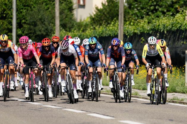 18.06.2026, Locarno, Locarno, Tour de Suisse Women 2026: Stage 2 Locarno - Locarno. the peloton leading the race Locarno Locarno Ticino Switzerland