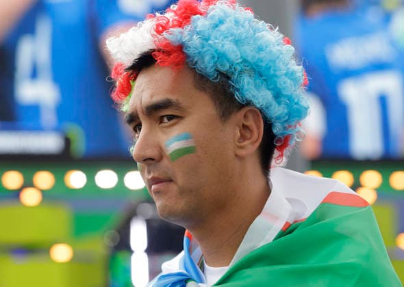 Colombian Fans Gather At The Fan Fest In Mexico City For The 2026 World Cup Fans from Uzbekistan gather at the Fan Fest in Mexico City, Mexico, on June 17, 2026, during the 2026 World Cup match against Colombia. Mexico City Mexico City Mexico  Copyright: xGerardoxVieyrax originalFilename:vieyra-notitle260617_npqYg.jpg