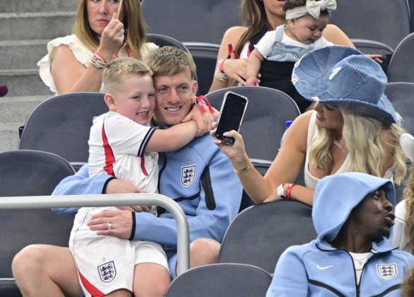 FIFA World Cup, WM, Weltmeisterschaft, Fussball 2026 England v Croatia in Dallas 17.06.2026 FIFA World Cup 2026 .ENGLAND V CROATIA IN DALLAS .England players and families post match  Copyright: xDarrenxFletcherx NINTCHDBPICT001089190210
