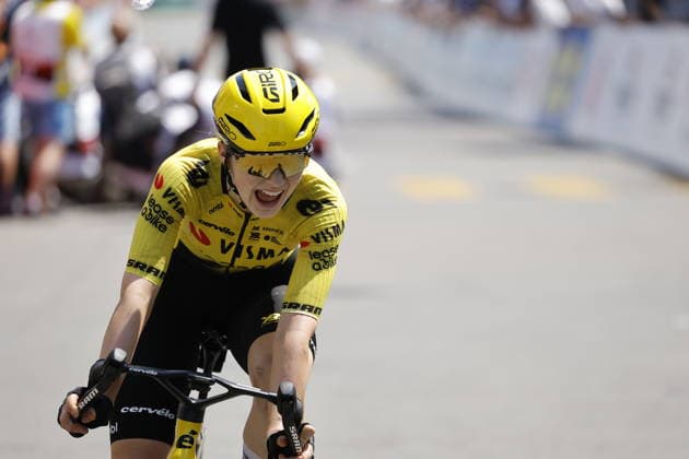 18.06.2026, Locarno, Locarno, Tour de Suisse Women 2026: Stage 2 Locarno - Locarno. Sarah Van Dam 115 (CAN - Team Visma Lease a Bike (WTW)) arriving in second position Locarno Locarno Ticino Switzerland