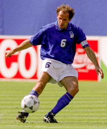 940623 Football, FIFA World Cup, WM, Weltmeisterschaft, Fussball 1994 (USA), Group E, Italy - Norway 1-0: Italys Franco Baresi. Photo: BILDBYRAN M013_08 940623itanor italien norge italy norway m013_08 scanx dia bbeng fotboll football soccer VM VM94 VM1994 VM 1994 fotbolls-vm fifa world cup italy v norway 960623 world championships världsmästerskap giants stadium new jersey new york june 23 1994 *** 940623 Soccer, 1994 FIFA World Cup in the U.S., Group E, Italy Norway 1 0 Italys Franco Baresi Photo BILDBYRAN M013 08 940623 Italians Italy Norway m013 08 scanx dia bbeng soccer football World Cup 1994 World Cup FIFA World Cup Italy vs. Norway 960623 World Championships Giants Stadium New Jersey New York June 23, 1994,detected_source_language  Copyright: BILDBYRAN BB940623BB030