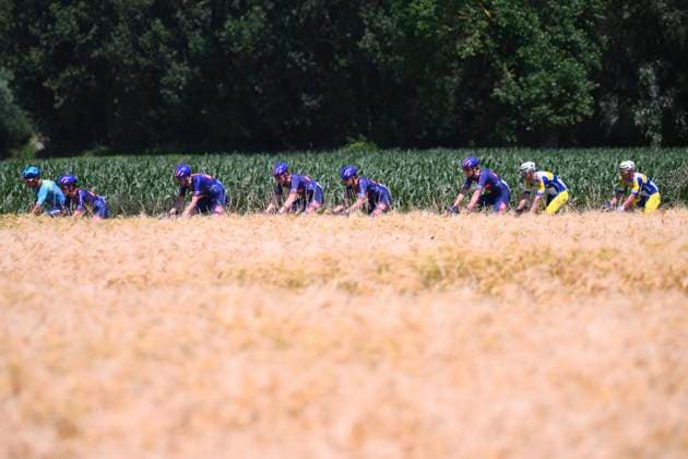 Baloise Belgium Tour 2026 Stage 2 KNOKKE-HEIST, BELGIUM - JUNE 18 : riders of team Picnic PostNL during stage 2 of the 95th edition of Baloise Tour of Belgium an UCI ProSeries 2.Pro cycling road race stage for Men Elite of 197.6 km with start in Merelbeke-Melle and finish in Knokke-Heist on June 18, 2026 in Knokke-Heist, Belgium, 18 06 2026 ( Motordriver Stephan Boone - Knokke-Heist Belgium  Copyright: xGvgx