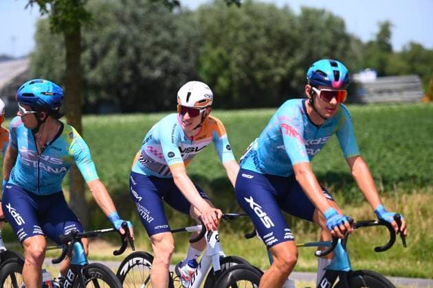 Baloise Belgium Tour 2026 Stage 2 KNOKKE-HEIST, BELGIUM - JUNE 18 : rider of team NSN Cycling Team during stage 2 of the 95th edition of Baloise Tour of Belgium an UCI ProSeries 2.Pro cycling road race stage for Men Elite of 197.6 km with start in Merelbeke-Melle and finish in Knokke-Heist on June 18, 2026 in Knokke-Heist, Belgium, 18 06 2026 ( Motordriver Stephan Boone - Knokke-Heist Belgium  Copyright: xGvgx