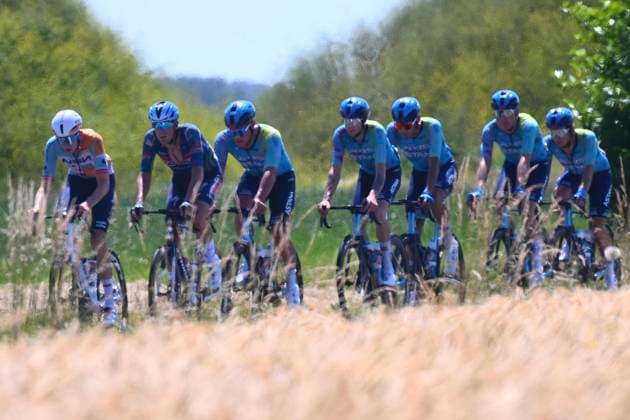 Baloise Belgium Tour 2026 Stage 2 KNOKKE-HEIST, BELGIUM - JUNE 18 : riders of team XDS Astana Team during stage 2 of the 95th edition of Baloise Tour of Belgium an UCI ProSeries 2.Pro cycling road race stage for Men Elite of 197.6 km with start in Merelbeke-Melle and finish in Knokke-Heist on June 18, 2026 in Knokke-Heist, Belgium, 18 06 2026 ( Motordriver Stephan Boone - Knokke-Heist Belgium  Copyright: xGvgx