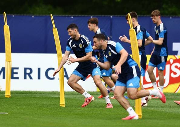 Scott McKenna of Scotland Scotland Training, 2026 FIFA World Cup, WM, Weltmeisterschaft, Fussball Football, Revolution Training Centre, Foxborough, Massachusetts, USA - 18 Jun 2026Charlotte Atrium Health Performance Park United States of America EDITORIAL USE ONLY No use with unauthorised audio, video, data, fixture lists, club league logos or live services. Online in-match use limited to 120 images, no video emulation. No use in betting, games or single club league player publications.  Copyright: xMichaelxZemanek Shutterstockx 16928928d