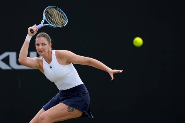 Lexus Nottingham Open - Day Four Karolina Pliskova competes during the Round of 16 singles match at the 2026 Lexus Nottingham Open Women s tennis tournament at the Nottingham Tennis Centre in Nottingham, England, on June 18, 2026. Nottingham Great Britain United Kingdom  Copyright: xOwenxHammondx originalFilename:hammond-2026lexu260618_np4Yy.jpg