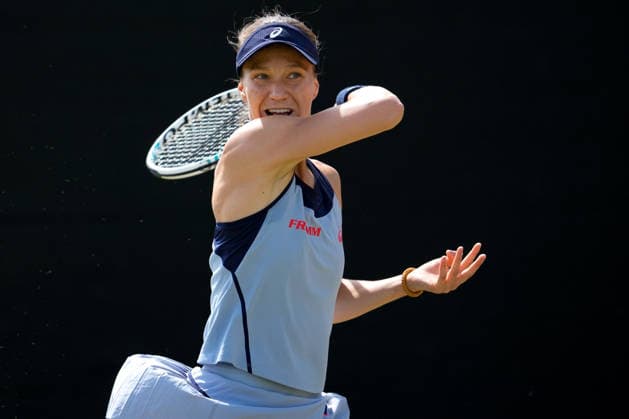 Lexus Nottingham Open - Day Four Viktorija Golubic competes during her round of 16 singles match at the 2026 Lexus Nottingham Open Women s tennis tournament at the Nottingham Tennis Centre in Nottingham, England, on June 18, 2026. Nottingham Great Britain United Kingdom  Copyright: xOwenxHammondx originalFilename:hammond-2026lexu260618_np8yB.jpg