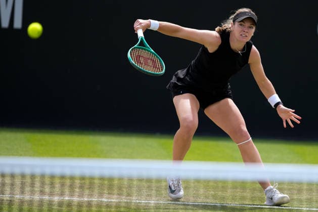 Lexus Nottingham Open - Day Four Caty McNally in action during her Round of 16 singles match at the 2026 Lexus Nottingham Open Women s tennis tournament at the Nottingham Tennis Centre in Nottingham, England, on June 18, 2026. Nottingham Great Britain United Kingdom  Copyright: xOwenxHammondx originalFilename:hammond-2026lexu260618_npVSc.jpg