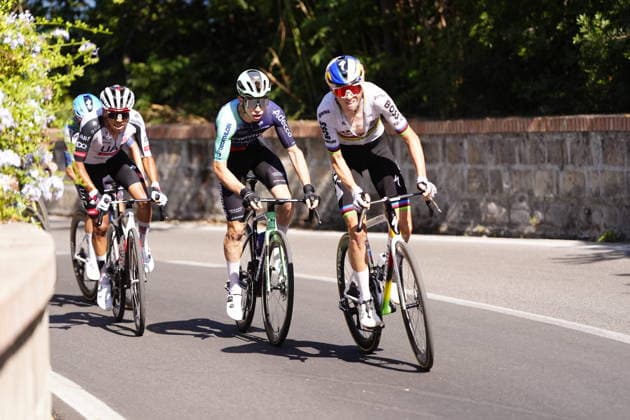 Italy s Lorenzo Mark Finn of Red Bull - Bora - Hansgrohe Rookies during Stage 5 of the Giro Next Generation from Bacoli to Bacoli Italy, June 18, 2026(Photo Fabio Ferrari LaPresse)  Copyright: xFabioxFerrarix LaPressex