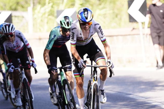 Italy s Lorenzo Mark Finn of Red Bull - Bora - Hansgrohe Rookies during Stage 5 of the Giro Next Generation from Bacoli to Bacoli Italy, June 18, 2026(Photo Fabio Ferrari LaPresse)  Copyright: xFabioxFerrarix LaPressex