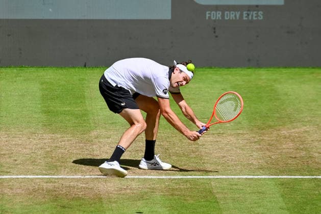Taylor Fritz (USA) schlaegt mit der Rueckhand TERRA WORTMANN Open 2026, Tennis, ATP, Tennis Herren Tennis Herren 500, Turnier, Hauptfeld, 18.06.2026, TERRA WORTMANN Open 2026, Tennis, ATP, Tennis Herren 500, Turnier, Hauptfeld, 18.06.2026 Halle