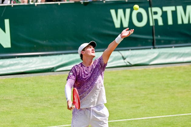 Joao Fonseca (BRA) schlaegt auf TERRA WORTMANN Open 2026, Tennis, ATP, Tennis Herren Tennis Herren 500, Turnier, Hauptfeld, 18.06.2026, TERRA WORTMANN Open 2026, Tennis, ATP, Tennis Herren 500, Turnier, Hauptfeld, 18.06.2026 Halle