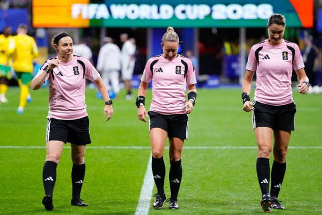 Czechia v South Africa - FIFA World Cup, WM, Weltmeisterschaft, Fussball 2026 - Group A ATLANTA, UNITED STATES - JUNE 18: Referee Tori Penso, assistant referee Brooke Mayo and Kathryn Nesbitt warm up prior the 2026 FIFA World Cup First Stage Group A match between Czechia and South Africa at Mercedes-Benz Stadium (Atlanta Stadium) in Atlanta, Georgia, United States on June 18, 2026. Jose Hernandez Anadolu Georgia United States. Editorial use only. Please get in touch for any other usage.  Copyright: x2026xAnadoluxJosexHernandezx