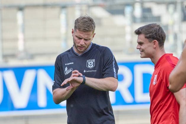 Trainer Robert Schröder (HFC) mit Spielern beim Trainigsauftakt, Hallescher FC, Fussball, Regionalliga Nordost, Saison 2026 27, 18.06.2026 Halle Leuna Chemie Stadion ST Deutschland