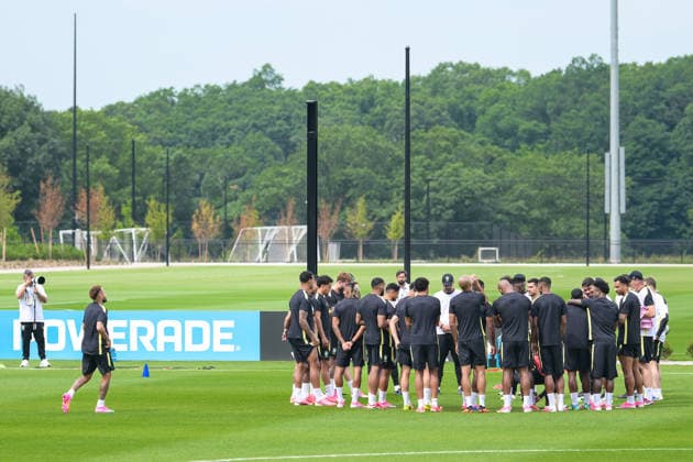 Fußball, WM 2026, 20260618, Training Brasilien. Im Bild NEYMAR (Brasilien, 10) als letzter zum Team. Morristown RWJBarnabas Health - Red Bulls P New Jersey Vereinigte Staaten von Amerika