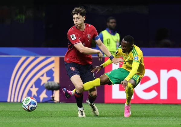 FIFA World Cup, WM, Weltmeisterschaft, Fussball 2026 - Group A - Czechia vs South Africa Ladislav Krejci of Czech Republic (L) and Thapelo Maseko of South Africa in action during the FIFA World Cup 2026 group stage match Czechia against South Africa, in Atlanta, USA, 18 June 2026. ATLANTA United States  Copyright: xRONALDxWITTEKx