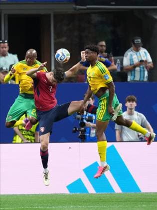 Czechia v South Africa - FIFA World Cup, WM, Weltmeisterschaft, Fussball 2026 - Group A ATLANTA, UNITED STATES - JUNE 18: Ladislav Krejci (7) of Czechia in action against Ime Okon (21) of South Africa during the 2026 FIFA World Cup First Stage Group A match between Czechia and South Africa at Mercedes-Benz Stadium (Atlanta Stadium) in Atlanta, Georgia, United States on June 18, 2026. Evrim Aydin Anadolu Georgia United States. Editorial use only. Please get in touch for any other usage.  Copyright: x2026xAnadoluxEvrimxAydinx