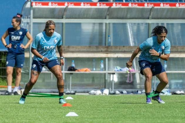 Trainingsauftakt VfL Bochum Frauen ** NUR FÜR REDAKTIONELLE ZWECKE ** EDITORIAL USE ONLY **<p>Adrienne Jordan, links - Ebla Gouriye, rechts. Trainingsauftakt VfL Bochum Frauen am 18.06.2026 in Bochum. Copyright: JonasxRichter