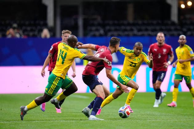 Czechia v South Africa - FIFA World Cup, WM, Weltmeisterschaft, Fussball 2026 - Group A ATLANTA, UNITED STATES - JUNE 18: Patrik Schick of Czechia and Mbekezeli Mbokazi of South Africa compete for the ball during the 2026 FIFA World Cup First Stage Group A match between Czechia and South Africa at Mercedes-Benz Stadium (Atlanta Stadium) in Atlanta, Georgia, United States on June 18, 2026. Jose Hernandez Anadolu Georgia United States. Editorial use only. Please get in touch for any other usage.  Copyright: x2026xAnadoluxJosexHernandezx