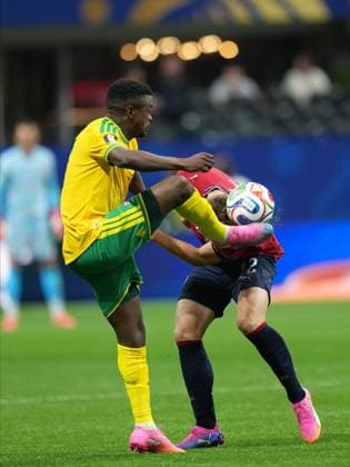 Czechia v South Africa - FIFA World Cup, WM, Weltmeisterschaft, Fussball 2026 - Group A ATLANTA, UNITED STATES - JUNE 18: Lukas Cerv (12) of Czechia in action against Teboho Mokoena (4) of South Africa during the 2026 FIFA World Cup First Stage Group A match between Czechia and South Africa at Mercedes-Benz Stadium (Atlanta Stadium) in Atlanta, Georgia, United States on June 18, 2026. Evrim Aydin Anadolu Georgia United States. Editorial use only. Please get in touch for any other usage.  Copyright: x2026xAnadoluxEvrimxAydinx