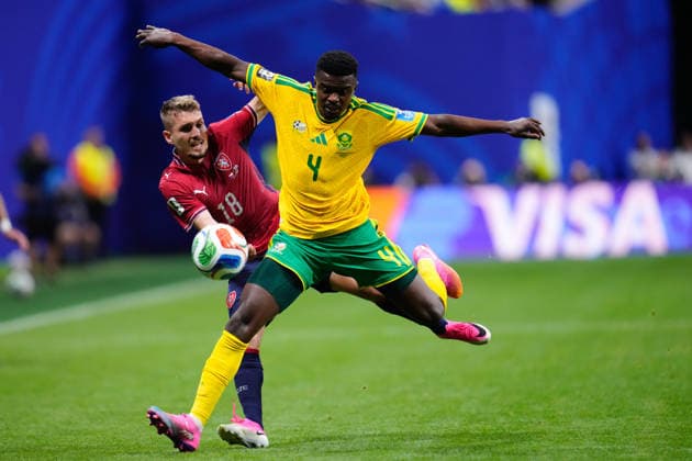 Czechia v South Africa: Group A - FIFA World Cup, WM, Weltmeisterschaft, Fussball 2026 Michal Sadilek of Czechia and Teboho Mokoena of South Africa compete for the ball during the FIFA World Cup 2026 Group A match between Czechia and South Africa at Atlanta Stadium on June 18, 2026 in Atlanta, Georgia. Atlanta GA United States  Copyright: xJosexBretonx originalFilename:bretonhernandez-czechiav260618_npGbi.jpg