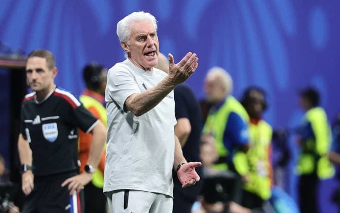 FIFA World Cup, WM, Weltmeisterschaft, Fussball 2026 - Group A - Czechia vs South Africa South Africa s head coach Hugo Broos gestures during the FIFA World Cup 2026 group stage match Czechia against South Africa, in Atlanta, USA, 18 June 2026. ATLANTA United States  Copyright: xRONALDxWITTEKx