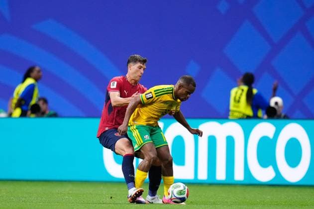 Czechia v South Africa - FIFA World Cup, WM, Weltmeisterschaft, Fussball 2026 - Group A ATLANTA, UNITED STATES - JUNE 18: Iqraam Rayners of South Africa and Robin Hranac of Czechia compete for the ball during the 2026 FIFA World Cup First Stage Group A match between Czechia and South Africa at Mercedes-Benz Stadium (Atlanta Stadium) in Atlanta, Georgia, United States on June 18, 2026. Jose Hernandez Anadolu Georgia United States. Editorial use only. Please get in touch for any other usage.  Copyright: x2026xAnadoluxJosexHernandezx