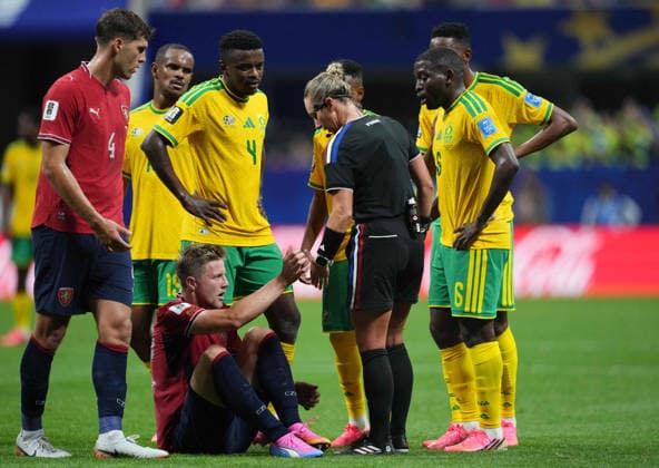 Lukas Cerv (Czechia) and Tori Penso (USA) gestures during Chezia and South Africa , Group A FIFA World Cup, WM, Weltmeisterschaft, Fussball 2026, Atlanta Stadium, Atlanta, United States on June 18, 2026. Thor Wegner DeFodi Images. (Photo by DeFodi Images) -