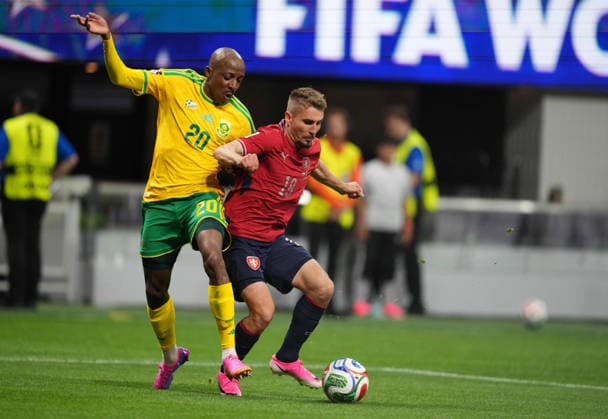 Michal Sadilek (Czechia) and Khuliso Mudau (South Africa) battle for the ball during Chezia and South Africa , Group A FIFA World Cup, WM, Weltmeisterschaft, Fussball 2026, Atlanta Stadium, Atlanta, United States on June 18, 2026. Thor Wegner DeFodi Images. (Photo by DeFodi Images) -