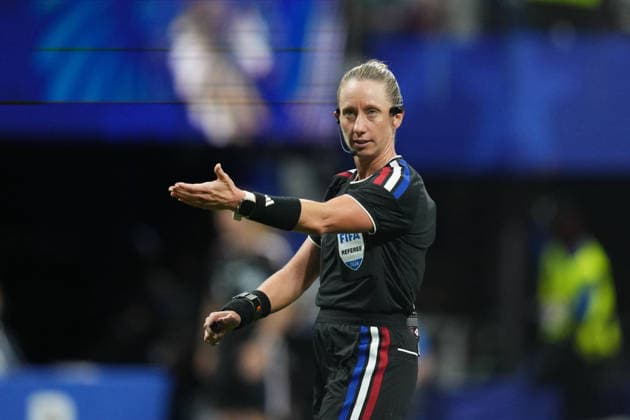 Tori Penso (USA) gestures during Chezia and South Africa , Group A FIFA World Cup, WM, Weltmeisterschaft, Fussball 2026, Atlanta Stadium, Atlanta, United States on June 18, 2026. Thor Wegner DeFodi Images. (Photo by DeFodi Images) -