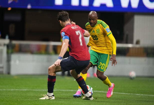 Khuliso Mudau (South Africa) and Ladislav Krejci (Czechia) battle for the ball during Chezia and South Africa , Group A FIFA World Cup, WM, Weltmeisterschaft, Fussball 2026, Atlanta Stadium, Atlanta, United States on June 18, 2026. Thor Wegner DeFodi Images. (Photo by DeFodi Images) -